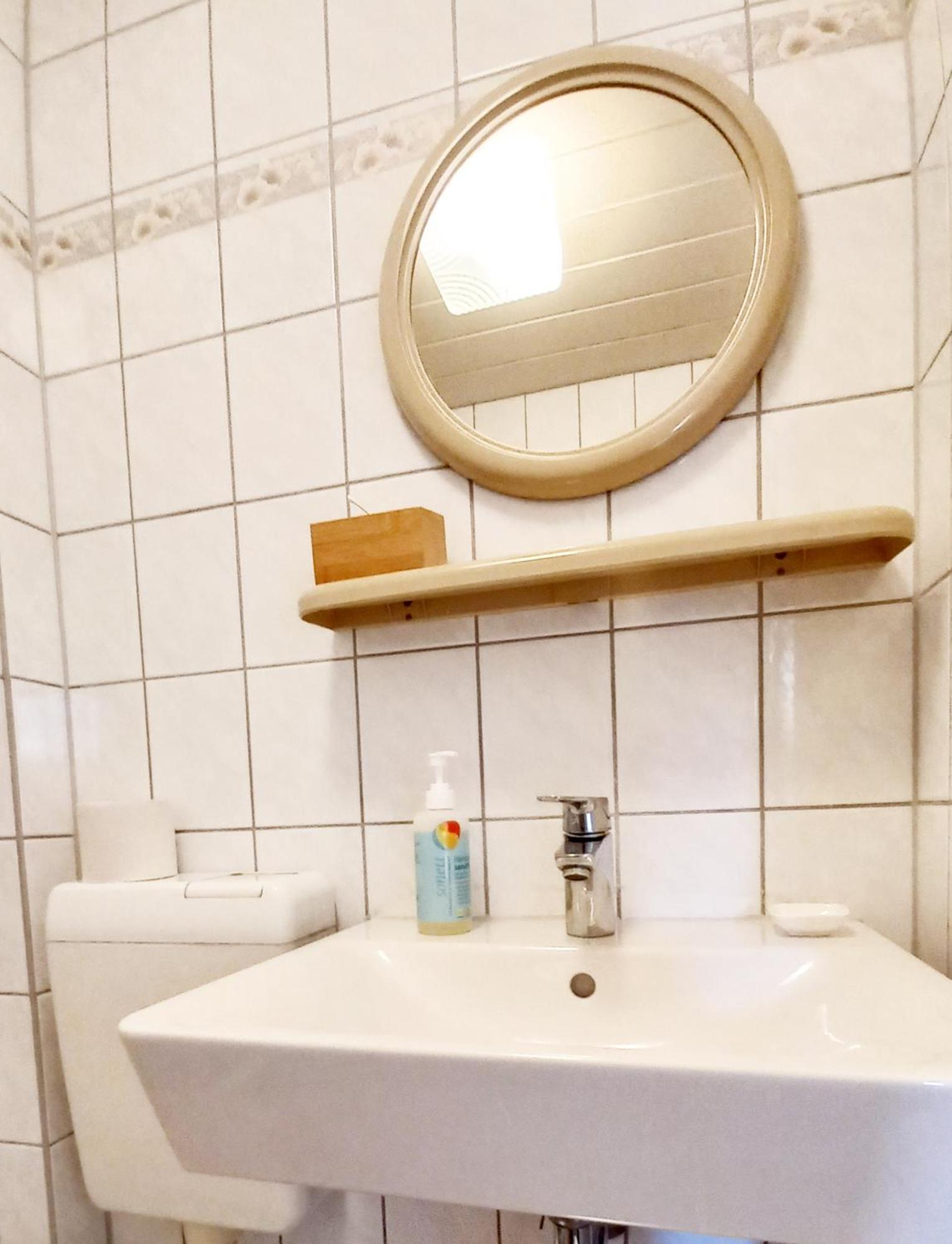 Triskele Haus - Oekologisches Gaestehaus Der Heilstaette Strelitz Neustrelitz Habitación foto